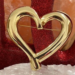Heart brooch pin